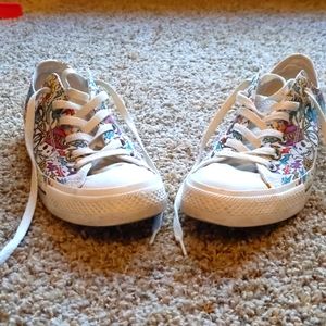 Tattoo Chuck Taylors